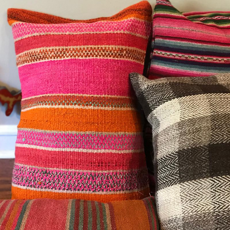 frazada pillows crop