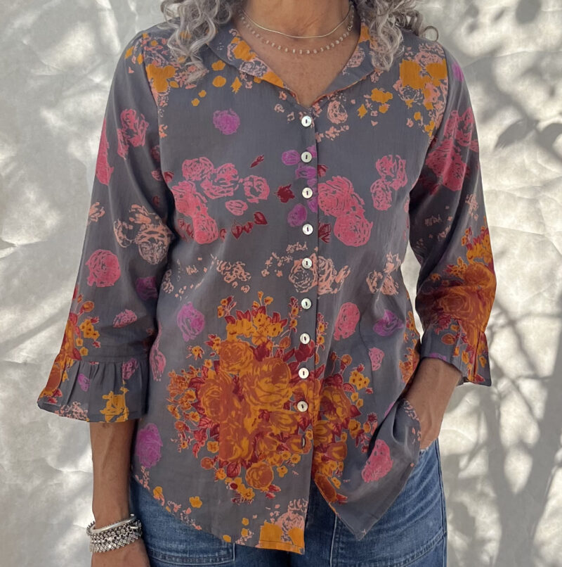 Paris Blouse Big Roses Charcoal - Image 3